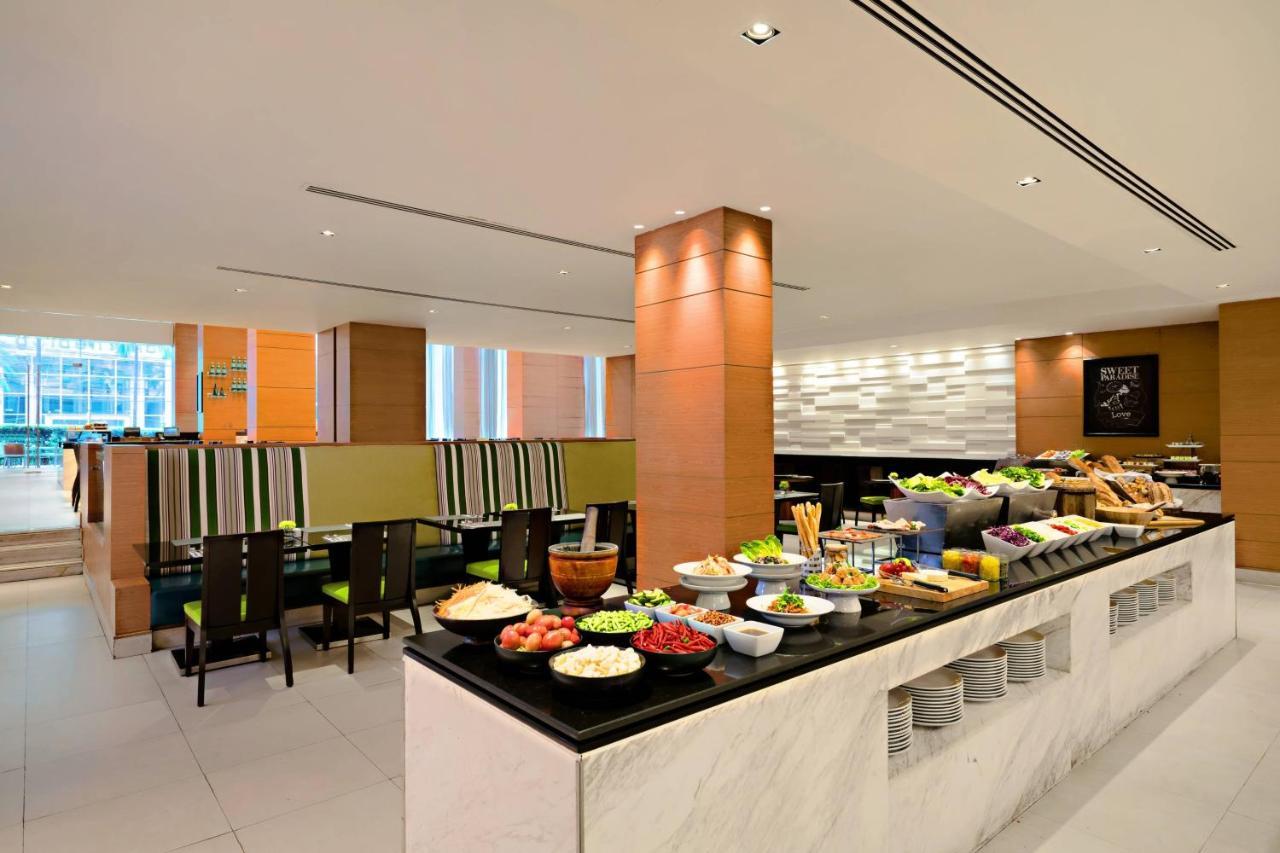 Courtyard By Marriott Bangkok Hotel Buitenkant foto